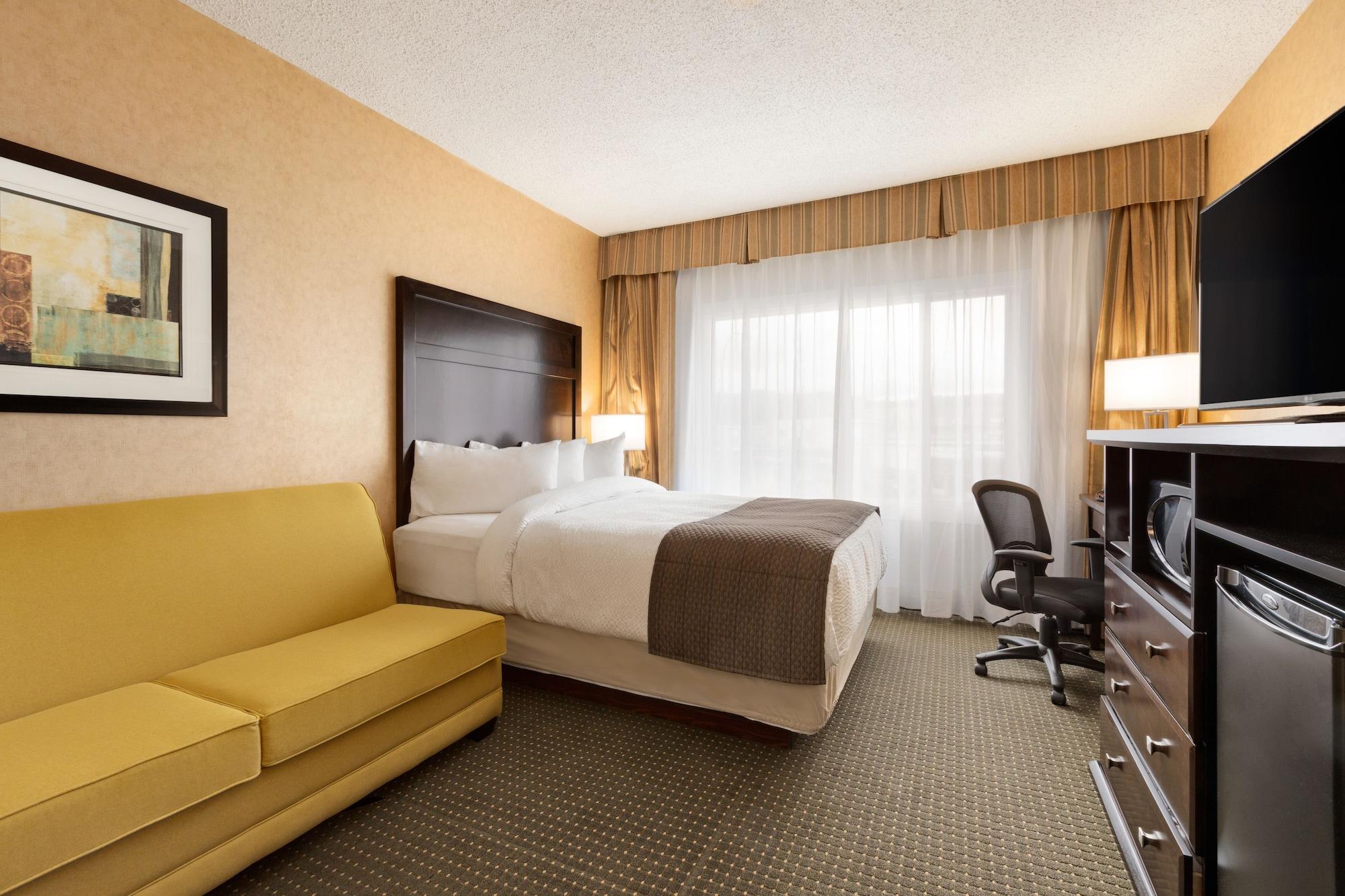 Days Inn By Wyndham Cranbrook Conference Centre Exterior photo