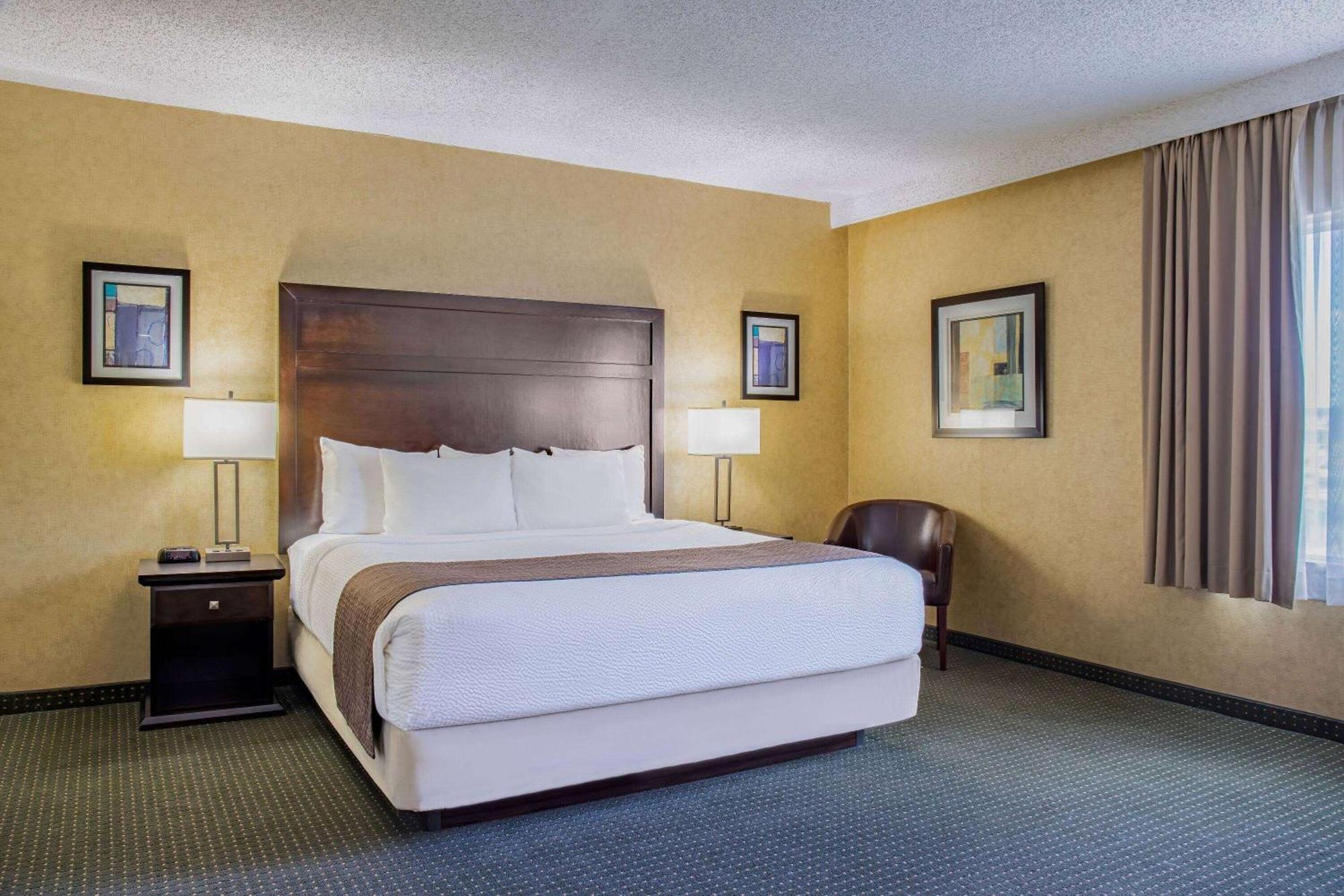 Days Inn By Wyndham Cranbrook Conference Centre Exterior photo