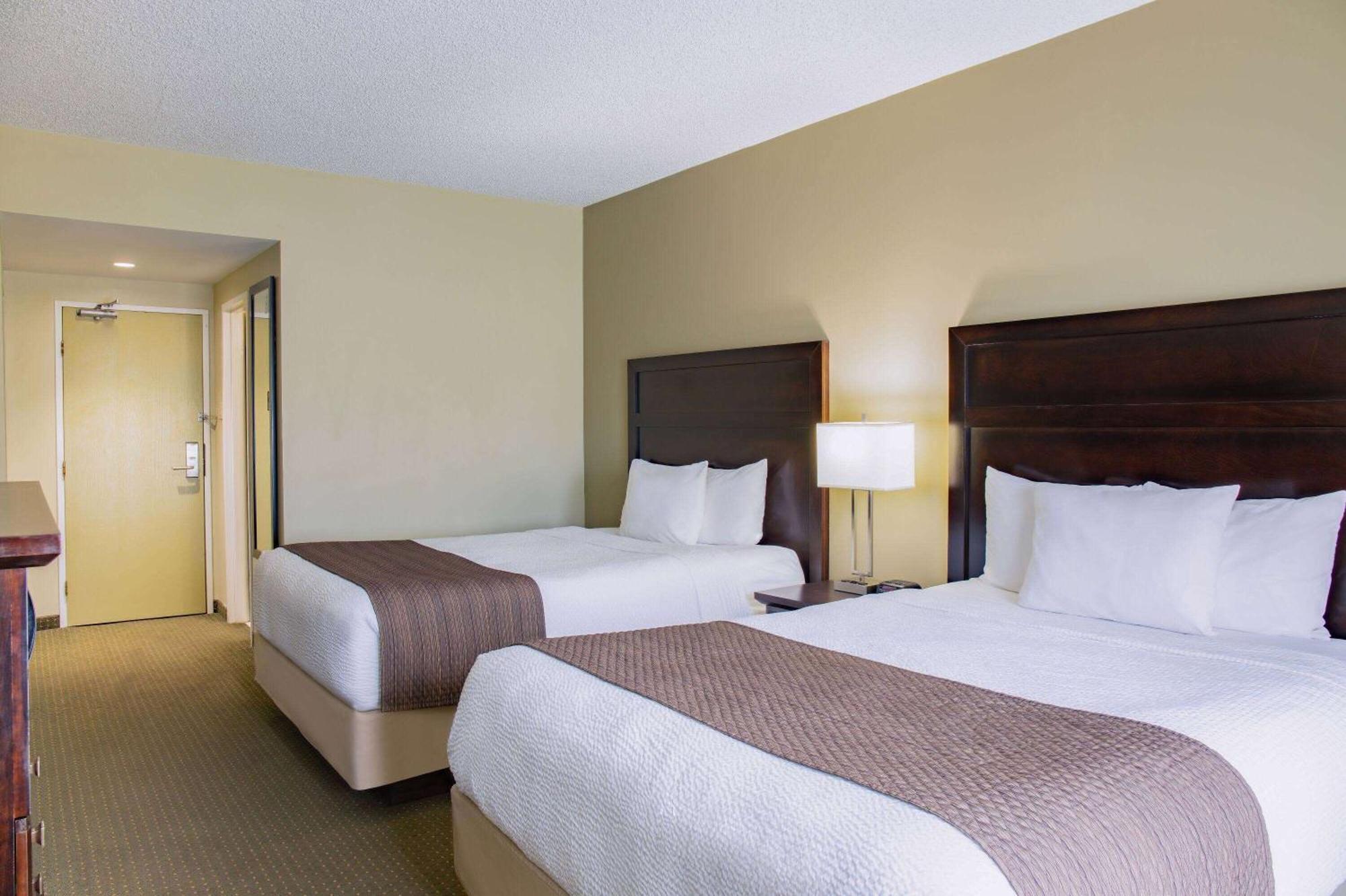Days Inn By Wyndham Cranbrook Conference Centre Exterior photo